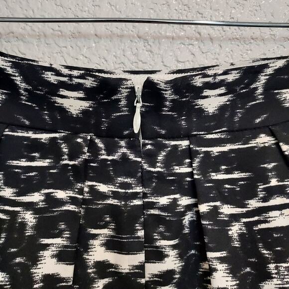J. Crew Blurred Ikat Black & White Mini A-Line Skirt Size 0 - Picture 7 of 10